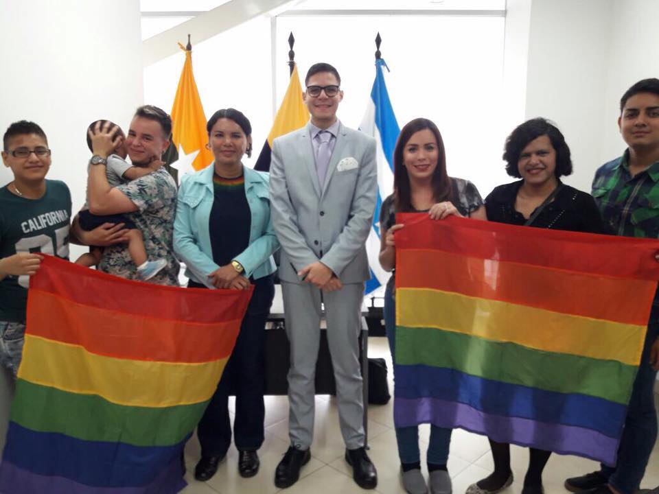 Reunión Intendencia obtención permisos orgullo guayaquil gay pride ecuador 2017